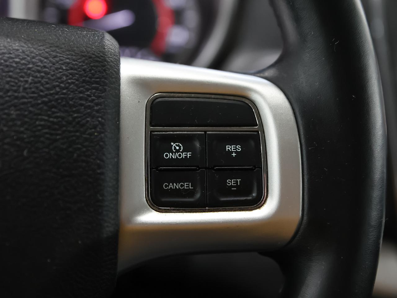 2013 Dodge Journey American Value Package 7-Passenger Cranberry PA