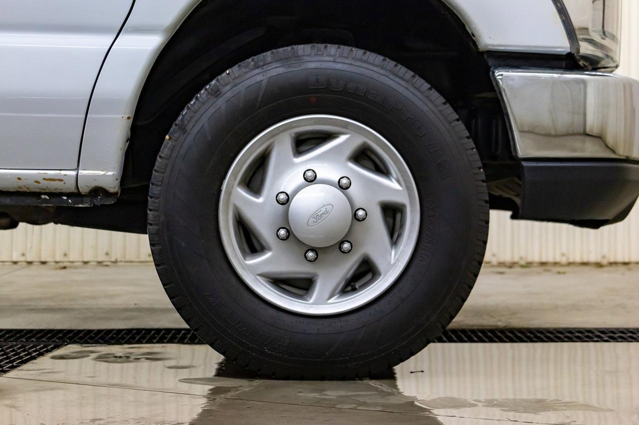 2013 Ford E-250 Extended Cargo Van Red Deer AB