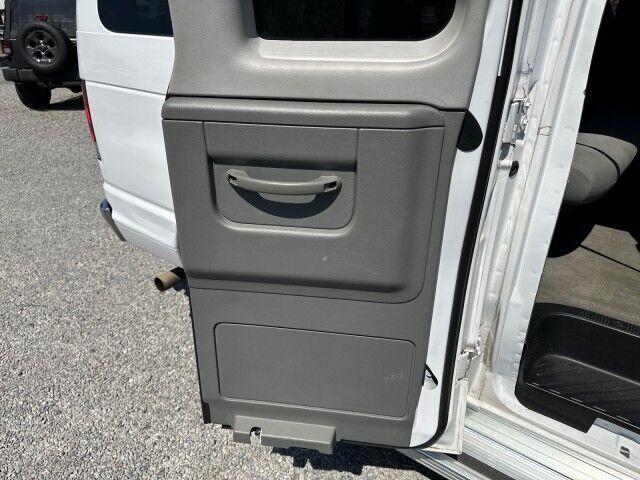 2013 Ford E-350 Econoline Wagon XLT 12-Passenger Van Ashland VA