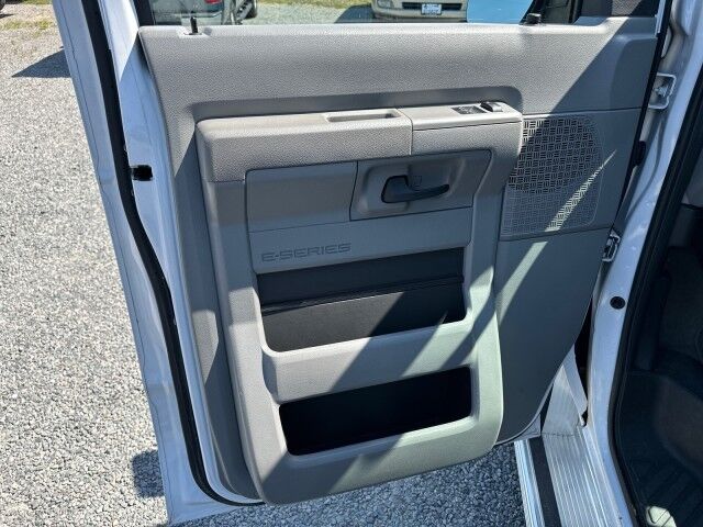 2013 Ford E-350 Econoline Wagon XLT 12-Passenger Van Ashland VA
