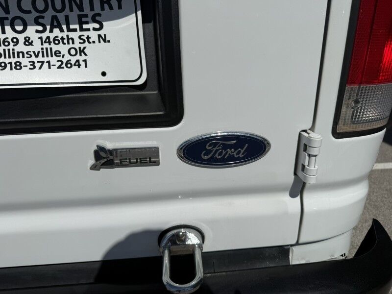 2013 Ford E-350 Passenger Van w/ Wheel Cair Lift Recreational Collinsville OK