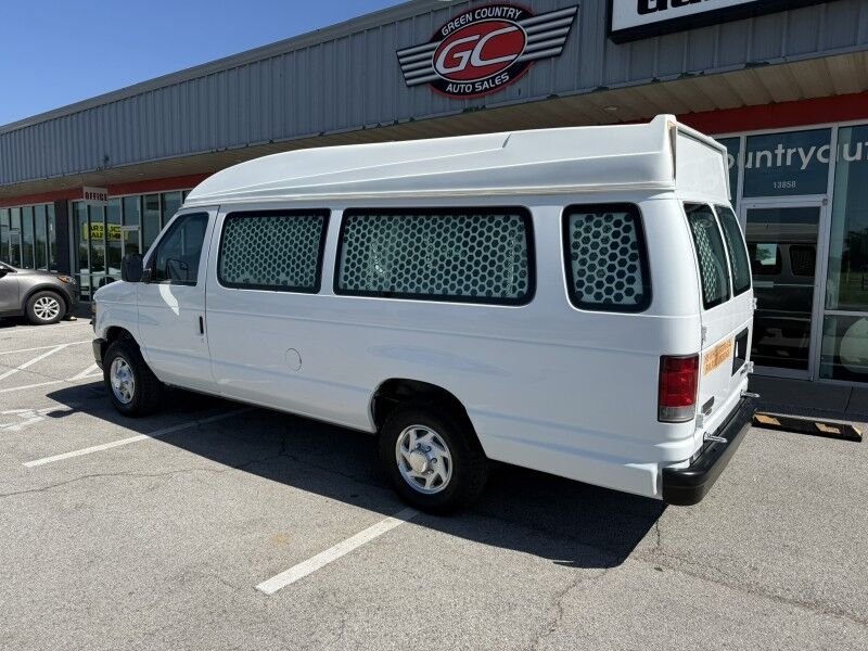 2013 Ford E-350 Passenger Van w/ Wheel Cair Lift Recreational Collinsville OK