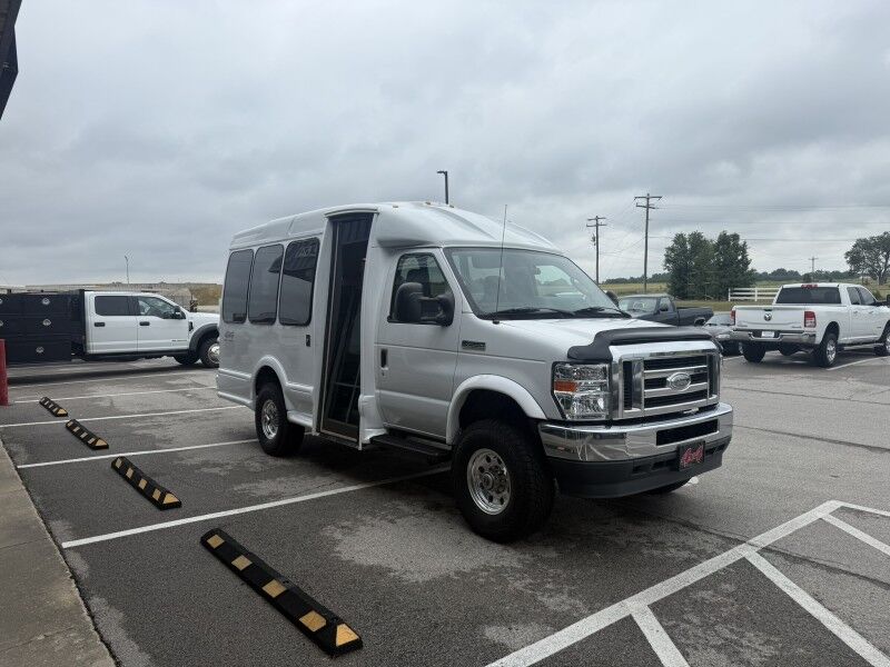 2013 Ford E-350 V10 4WD Passenger Bus Davey Coach 4x4 Collinsville OK