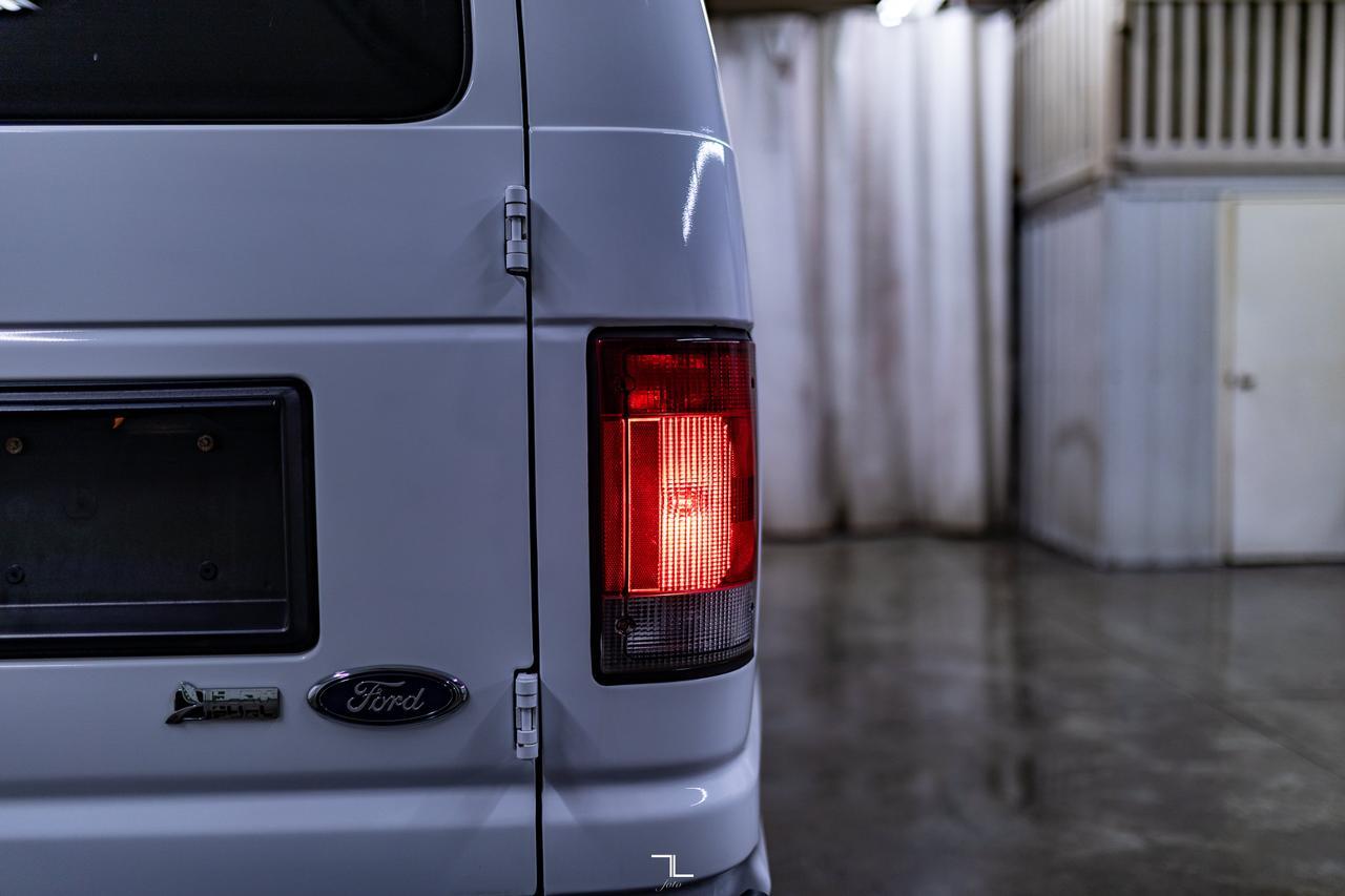 2013 Ford E-350 XL 12 Passenger Red Deer AB