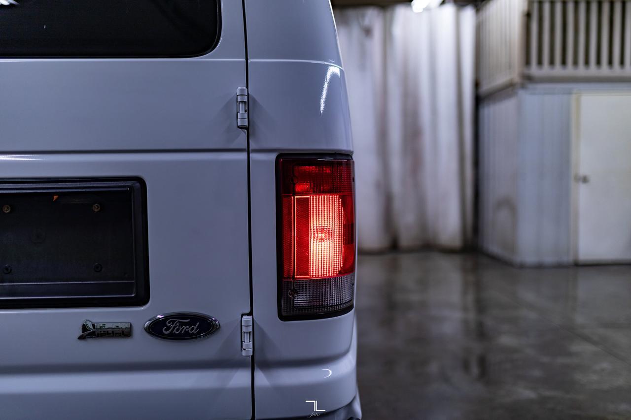 2013 Ford E-350 XL 12 Passenger Red Deer AB