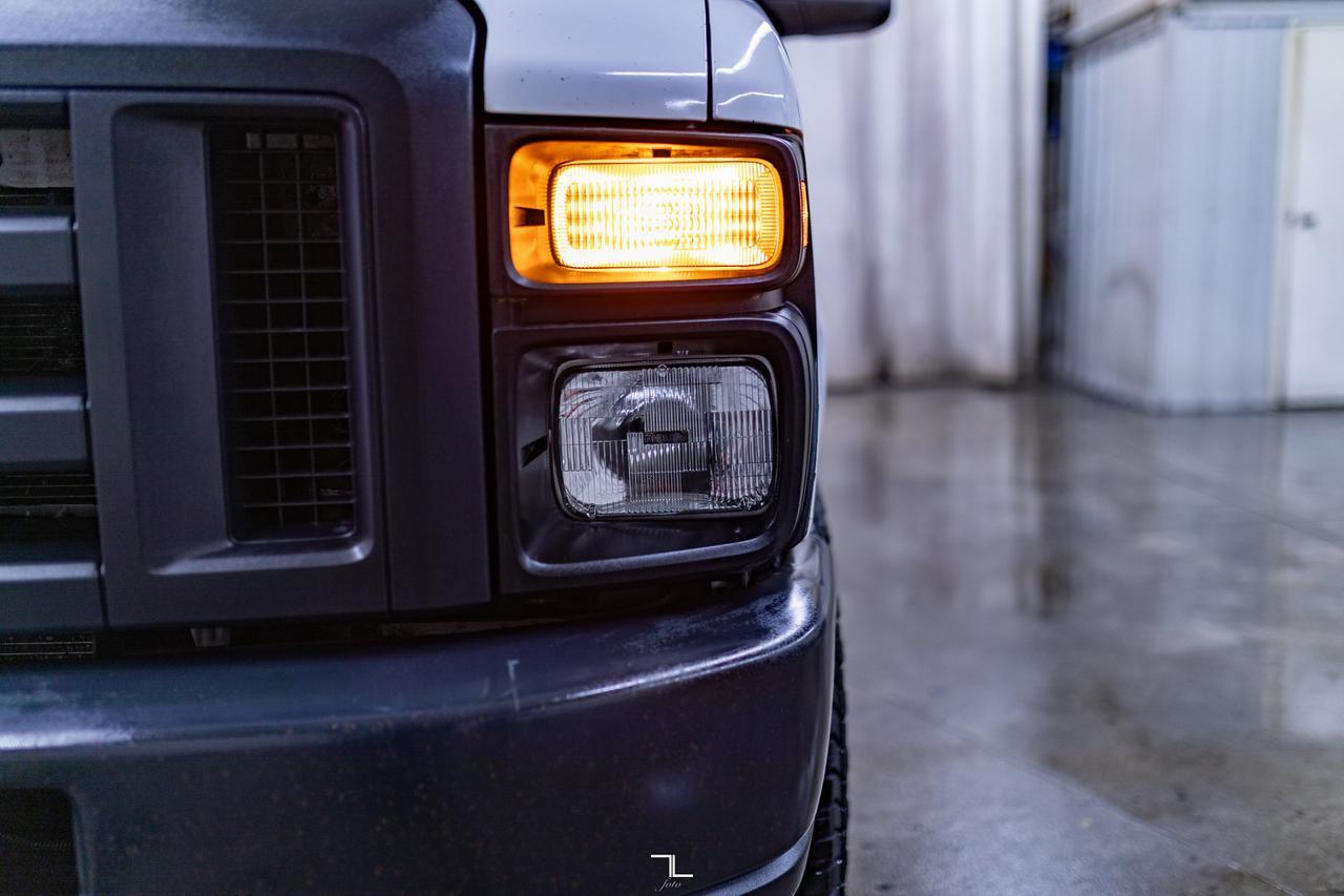 2013 Ford E-350 XL 12 Passenger Red Deer AB