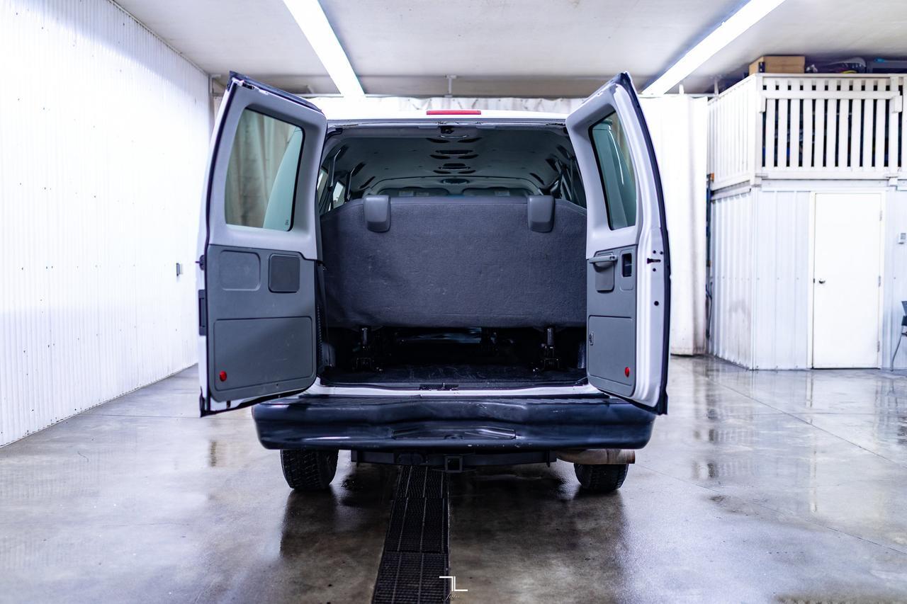 2013 Ford E-350 XL 12 Passenger Red Deer AB