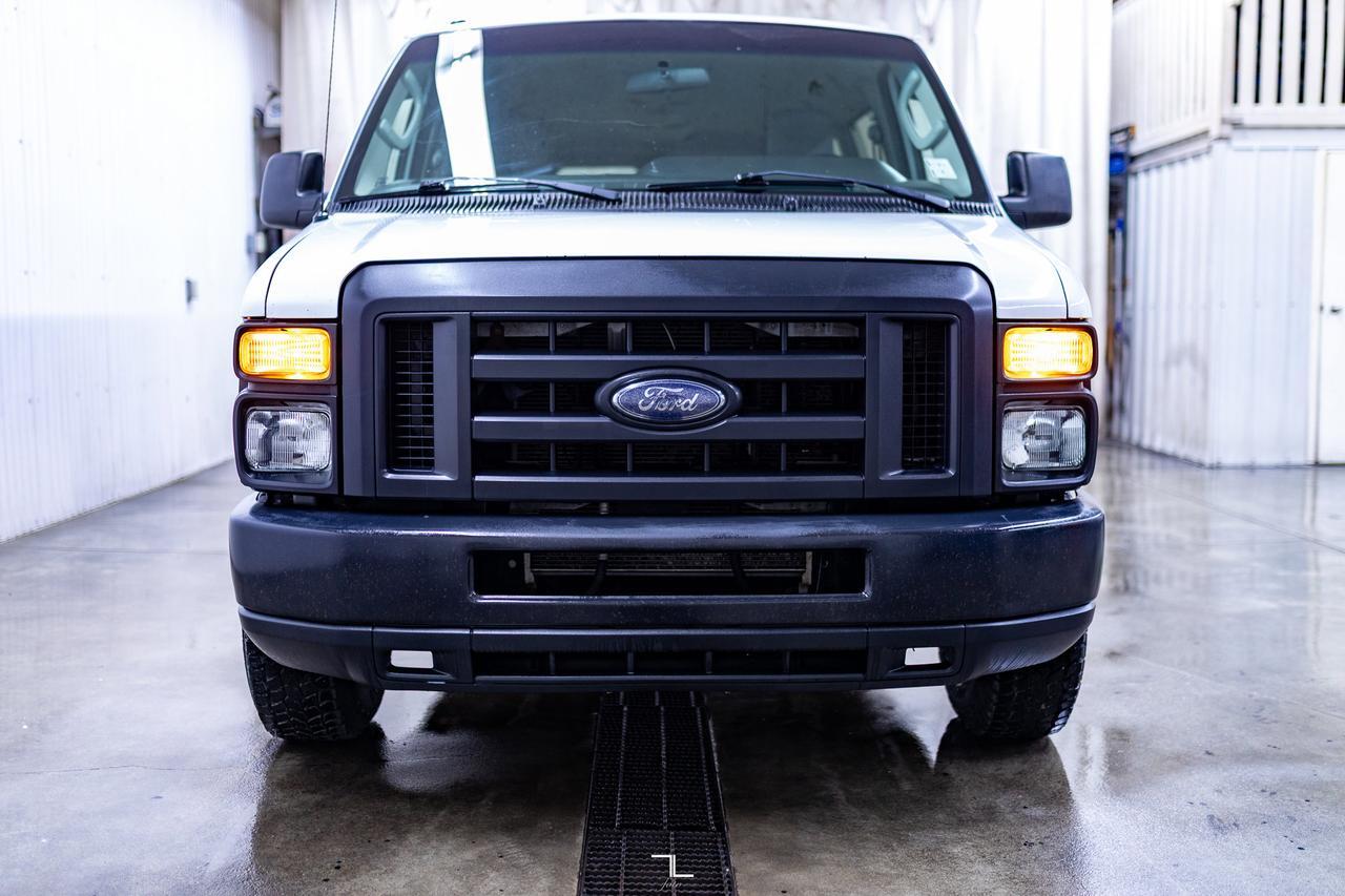 2013 Ford E-350 XL 12 Passenger Red Deer AB