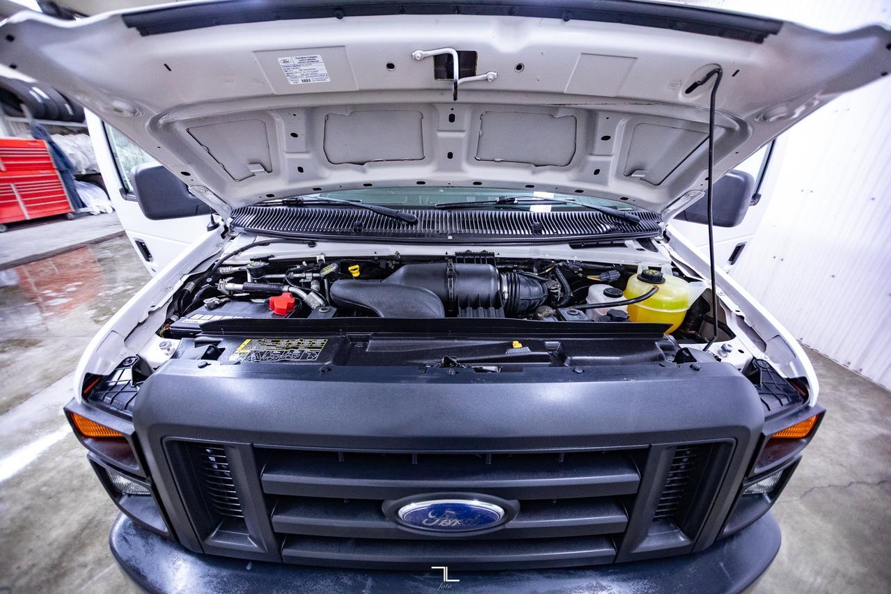 2013 Ford E-350 XL 12 Passenger Red Deer AB