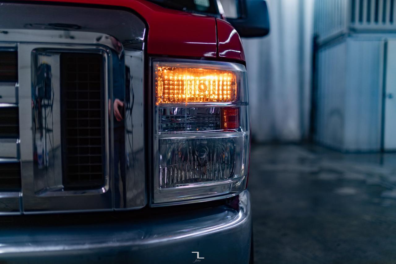 2013 Ford E-350 XLT 12 Passenger BCam Red Deer AB