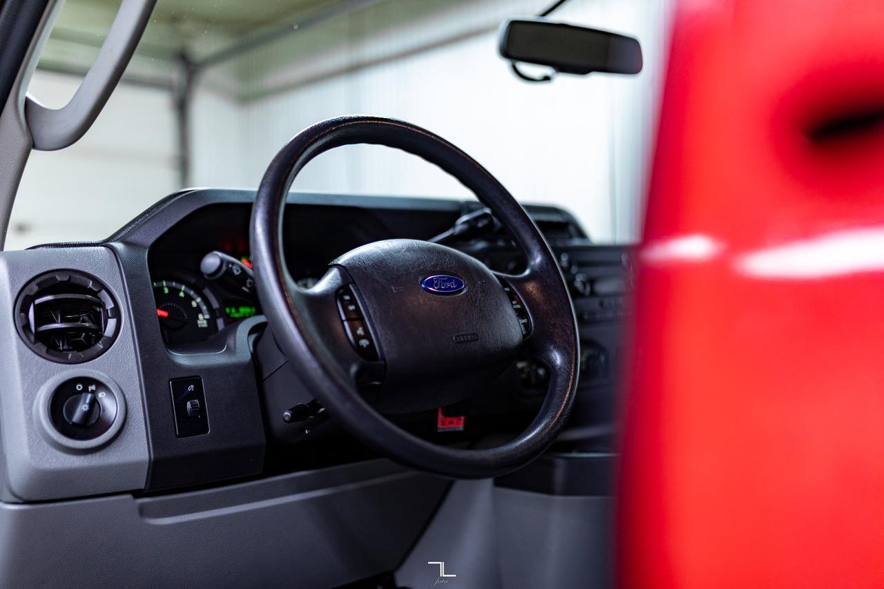 2013 Ford E-350 XLT 12 Passenger BCam Red Deer AB