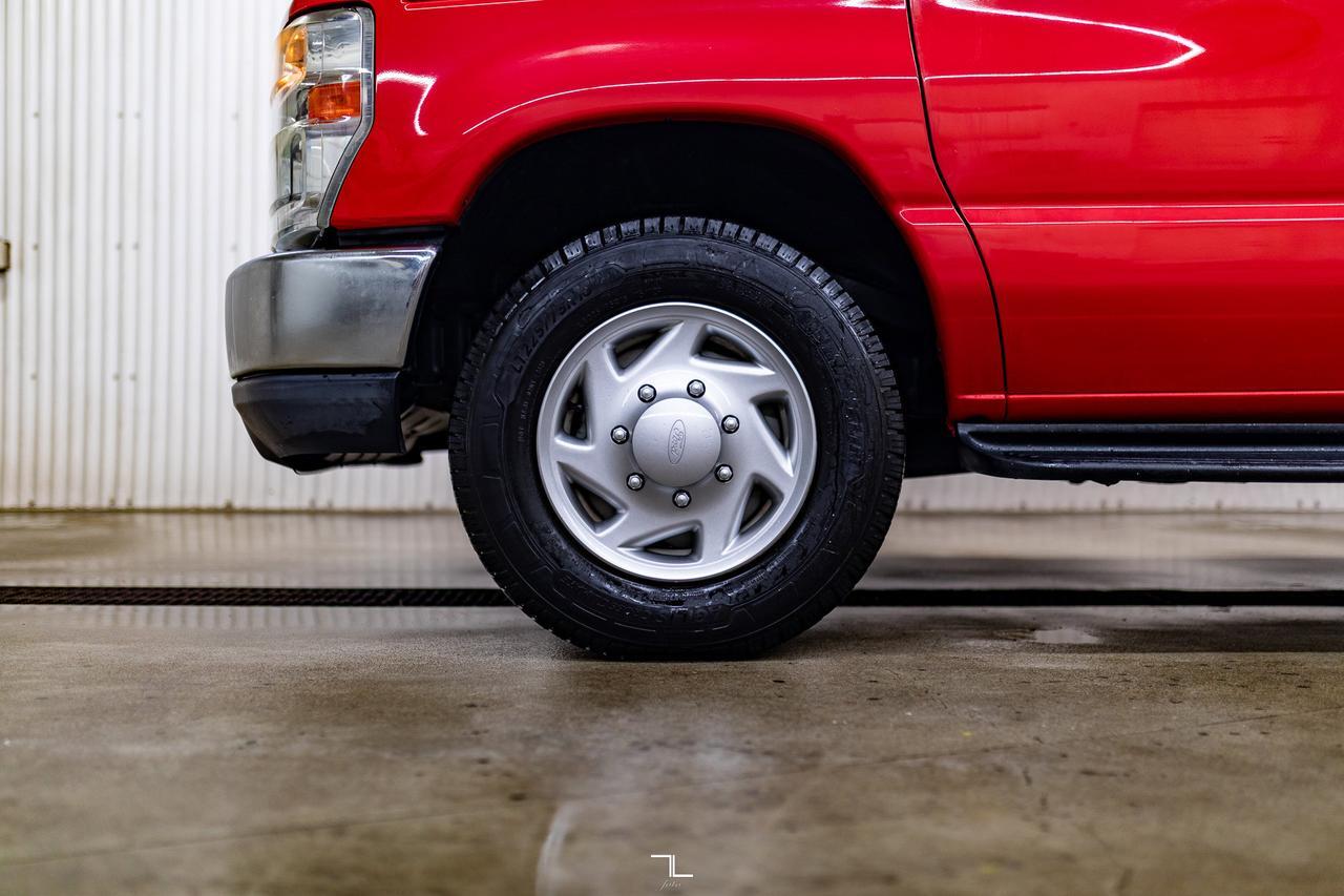 2013 Ford E-350 XLT 12 Passenger BCam Red Deer AB