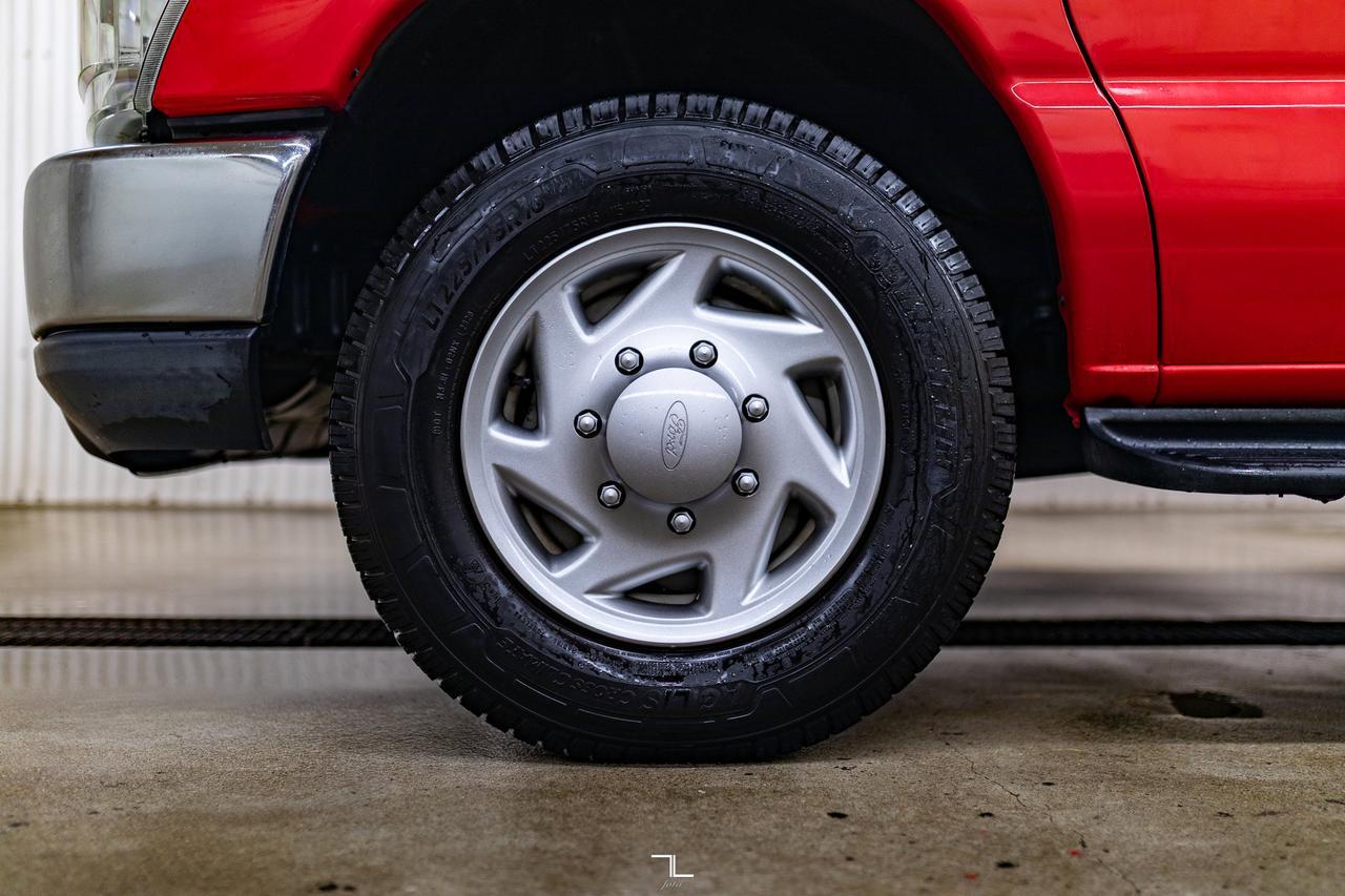 2013 Ford E-350 XLT 12 Passenger BCam Red Deer AB