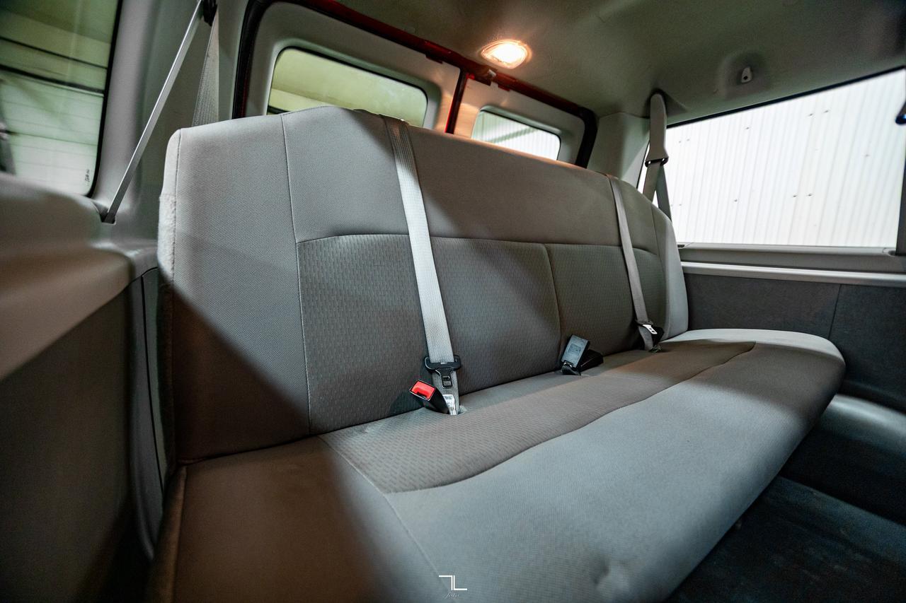 2013 Ford E-350 XLT 12 Passenger BCam Red Deer AB