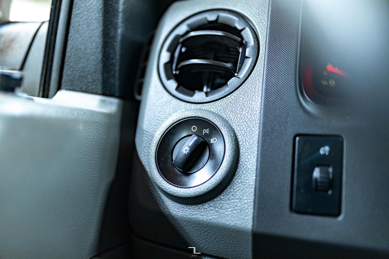 2013 Ford E-350 XLT 12 Passenger BCam Red Deer AB