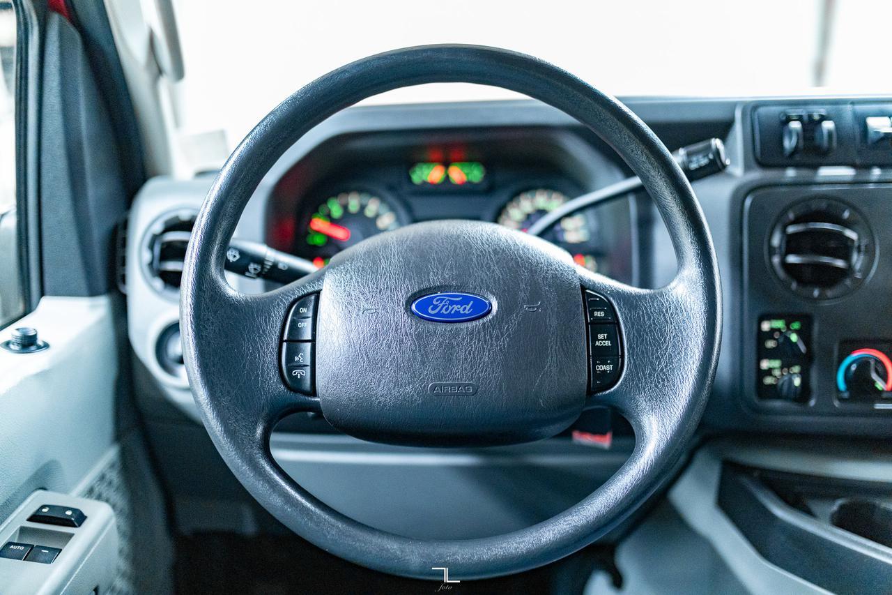 2013 Ford E-350 XLT 12 Passenger BCam Red Deer AB