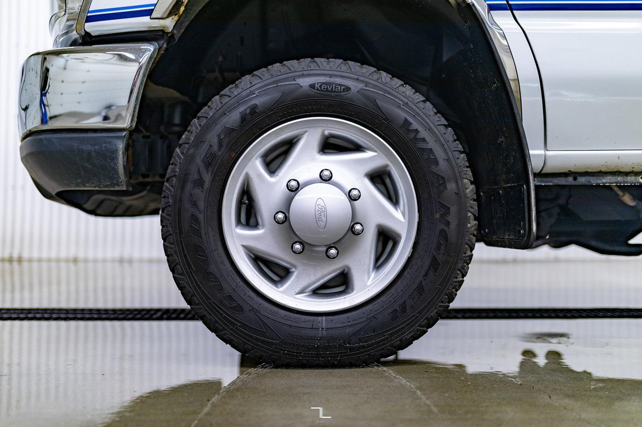 2013 Ford E-350 XLT Wheelchair Conversion Red Deer AB