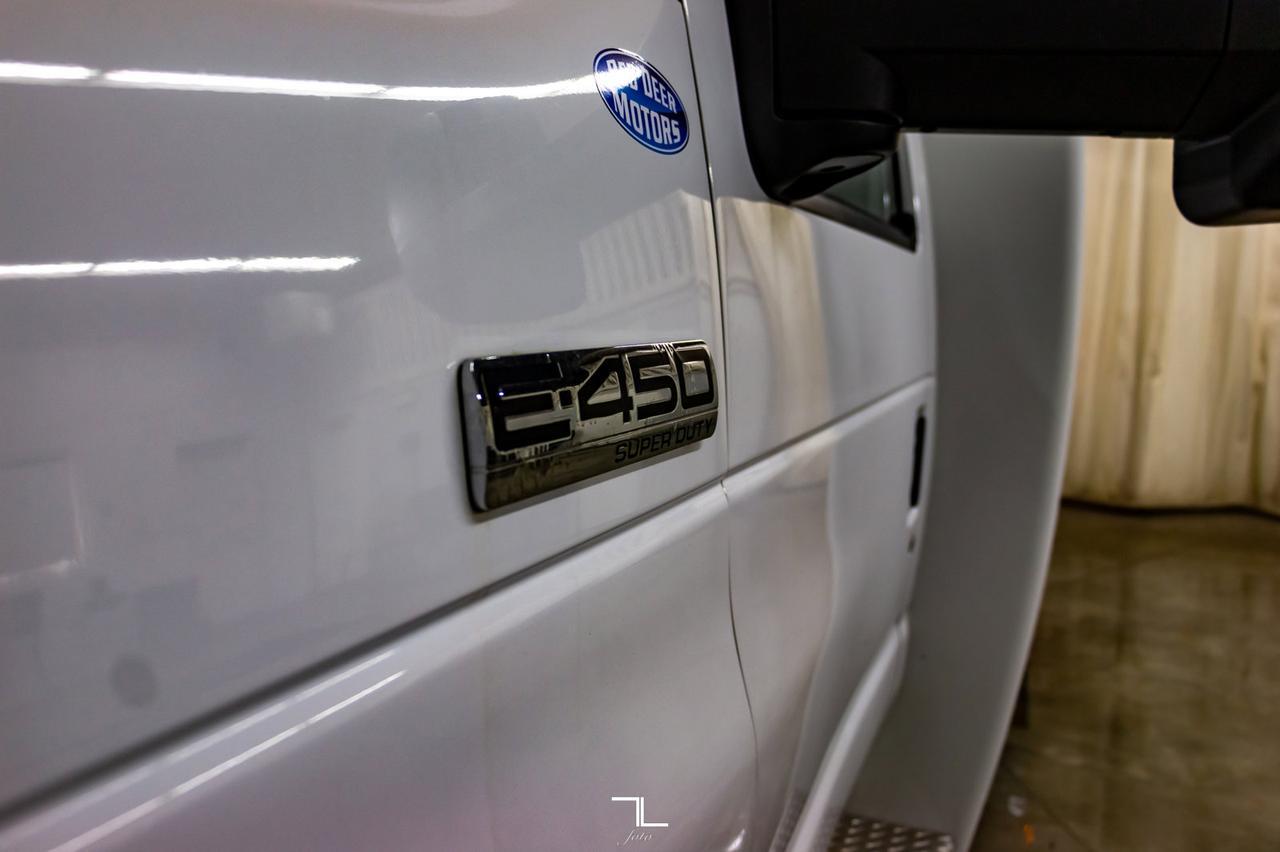 2013 Ford E-450 Cutaway 12 Passenger Wheelchair Lift Red Deer AB