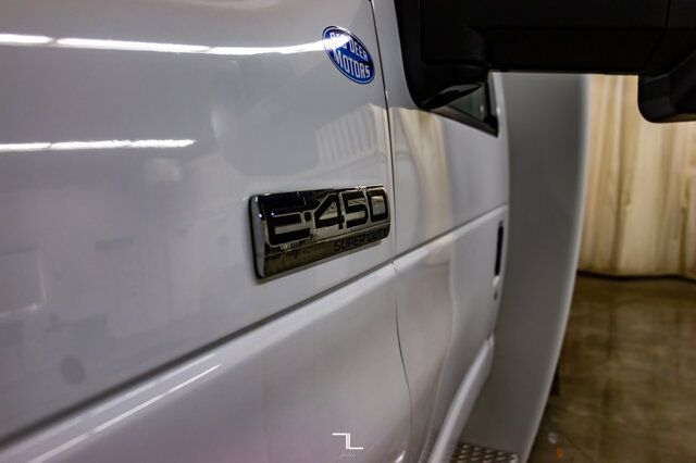 2013 Ford E-450 Cutaway 12 Passenger Wheelchair Lift Red Deer AB