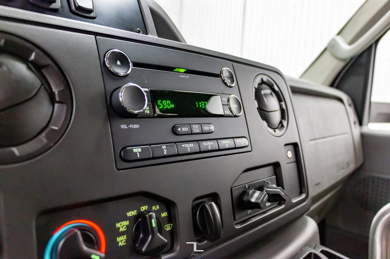 2013 Ford E-450 Cutaway 12 Passenger Wheelchair Lift Red Deer AB