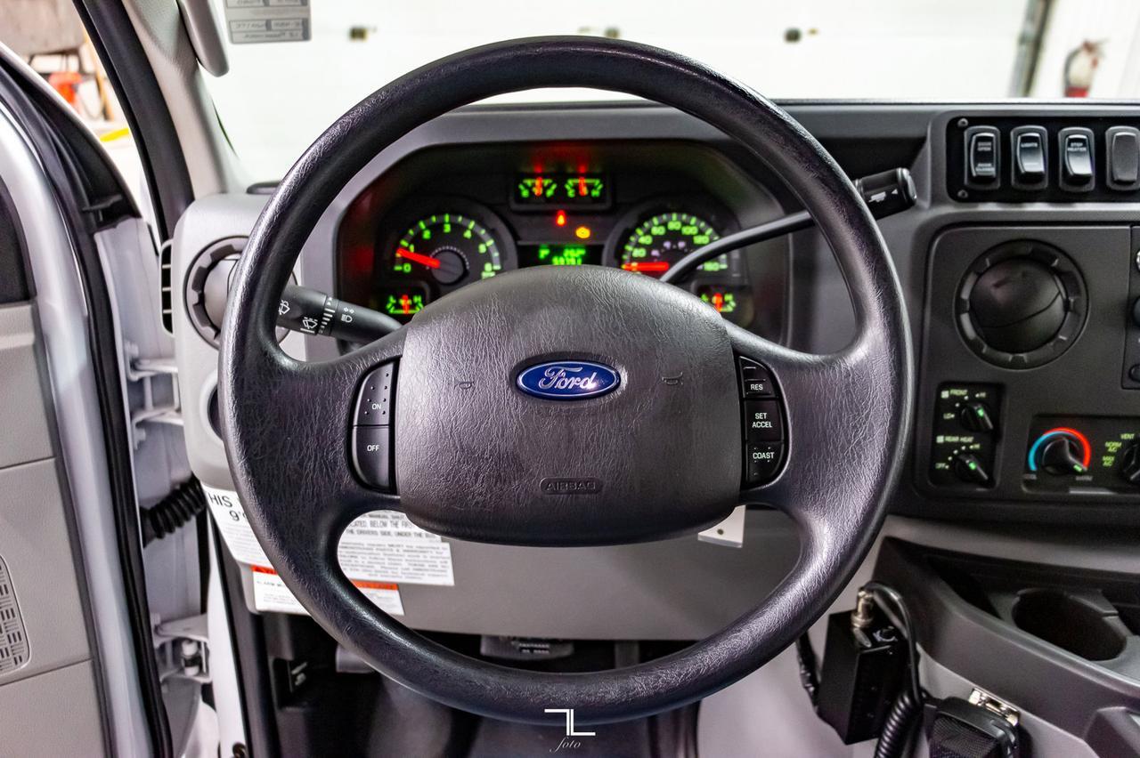 2013 Ford E-450 Cutaway 12 Passenger Wheelchair Lift Red Deer AB