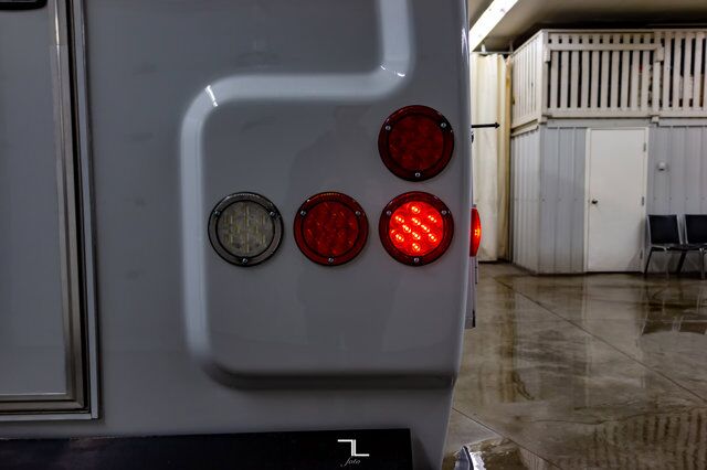 2013 Ford E-450 Cutaway 12 Passenger Wheelchair Lift Red Deer AB