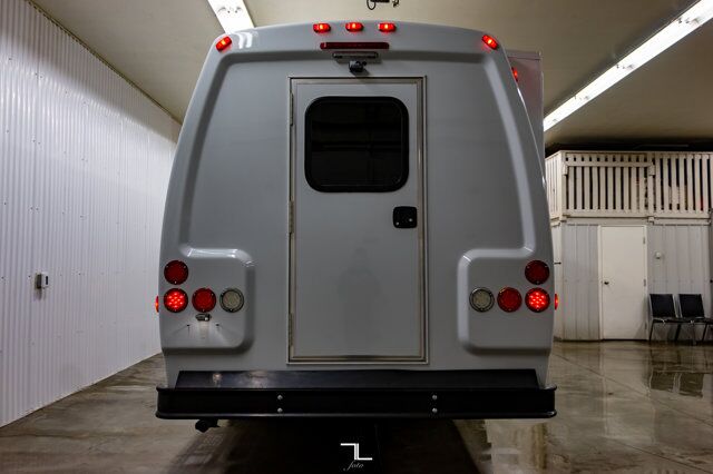 2013 Ford E-450 Cutaway 12 Passenger Wheelchair Lift Red Deer AB
