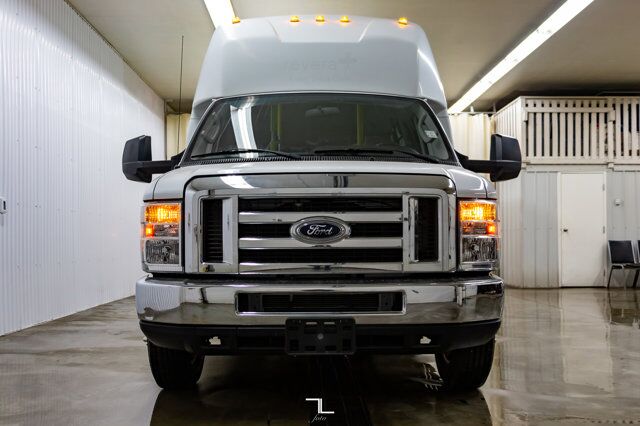 2013 Ford E-450 Cutaway 12 Passenger Wheelchair Lift Red Deer AB