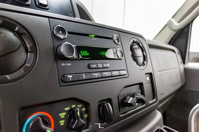 2013 Ford E-450 Cutaway 12 Passenger Wheelchair Lift Red Deer AB