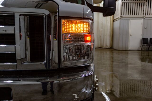 2013 Ford E-450 Cutaway 12 Passenger Wheelchair Lift Red Deer AB