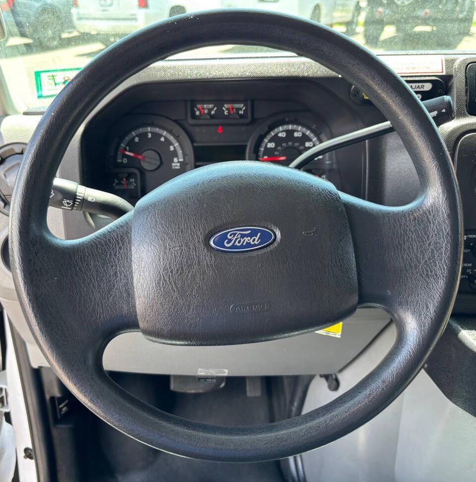 2013 Ford E-Series E 350 SD 2dr 138 in. WB DRW Cutaway Chassis Edison NJ