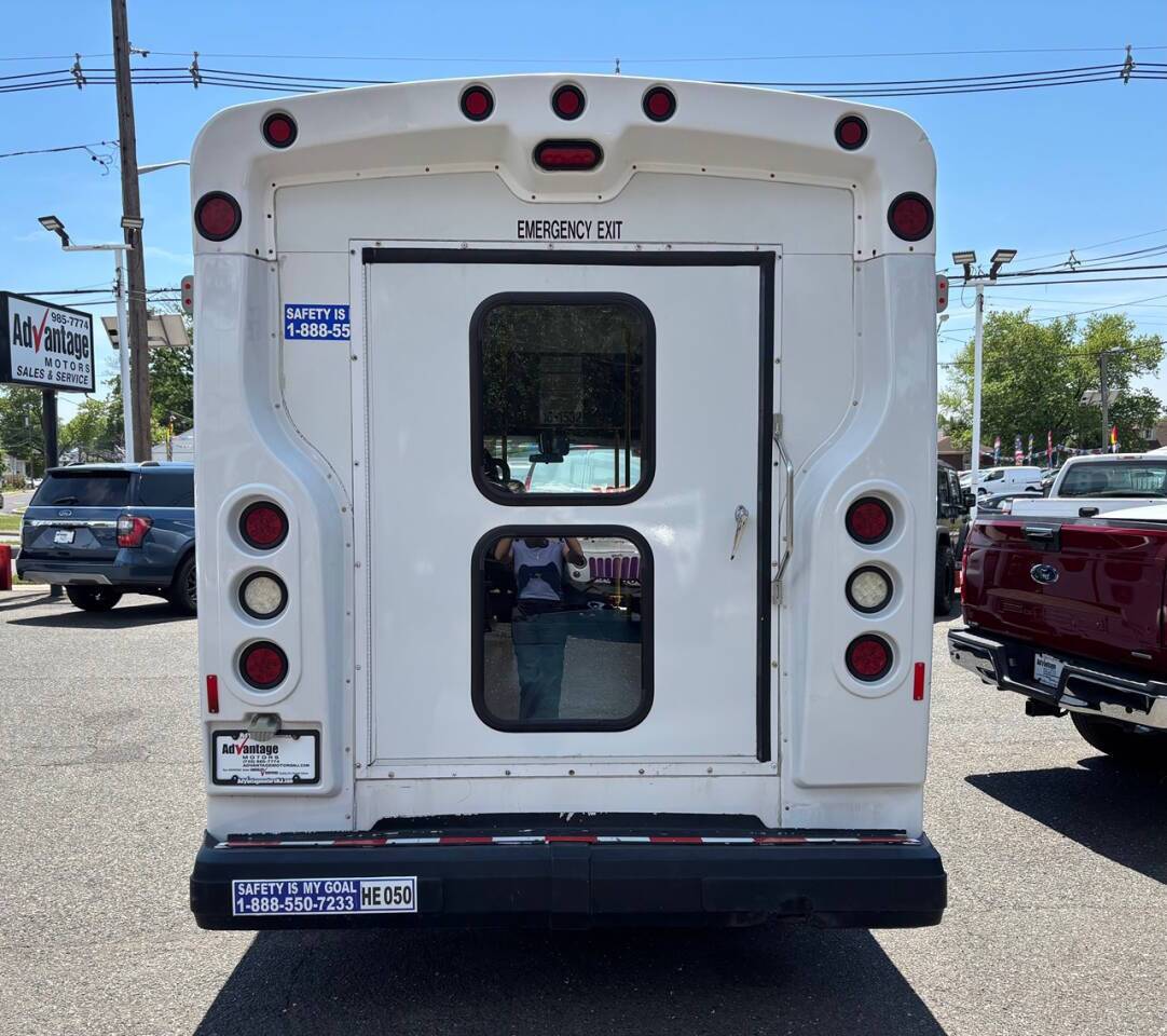 2013 Ford E-Series E 350 SD 2dr 138 in. WB DRW Cutaway Chassis Edison NJ