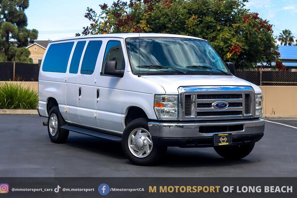 2013_Ford_E350 Super Duty Passenger_XLT Van 3D_ Long Beach CA