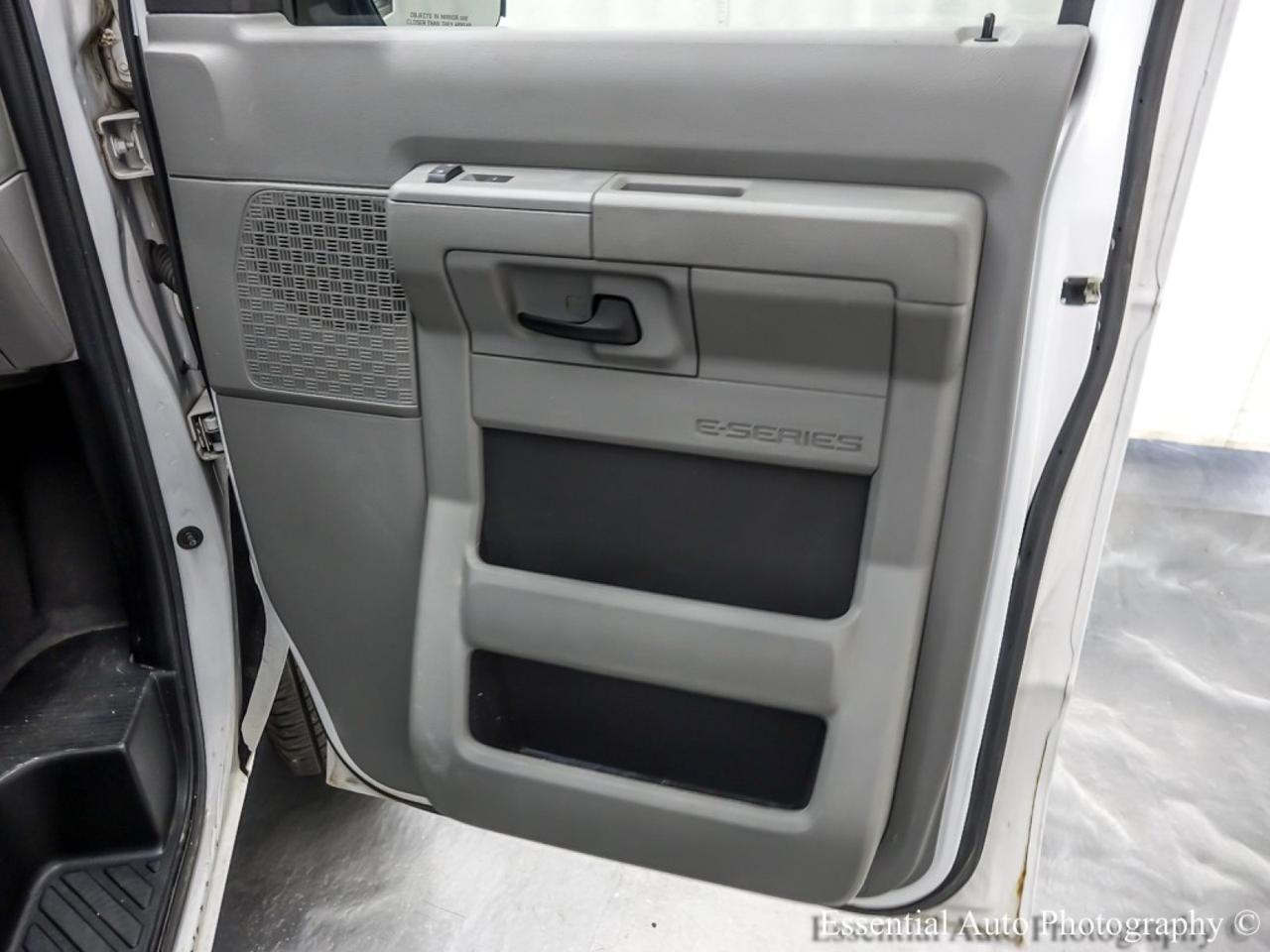 2013 Ford Econoline Cargo Van Recreational Willowbrook IL