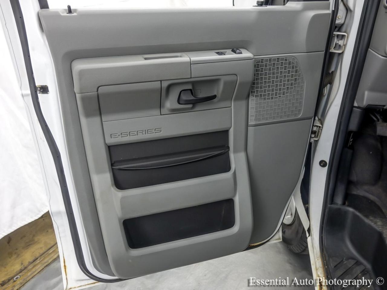 2013 Ford Econoline Cargo Van Recreational Willowbrook IL