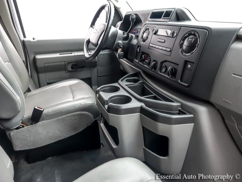 2013 Ford Econoline Cargo Van Recreational Willowbrook IL