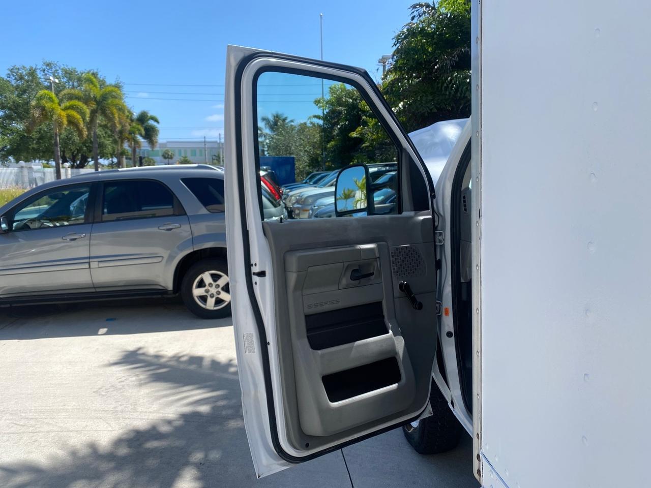 2013 Ford Econoline Commercial Cutaway 1 OWNER E 450 BOX TRUCK Pompano Beach FL