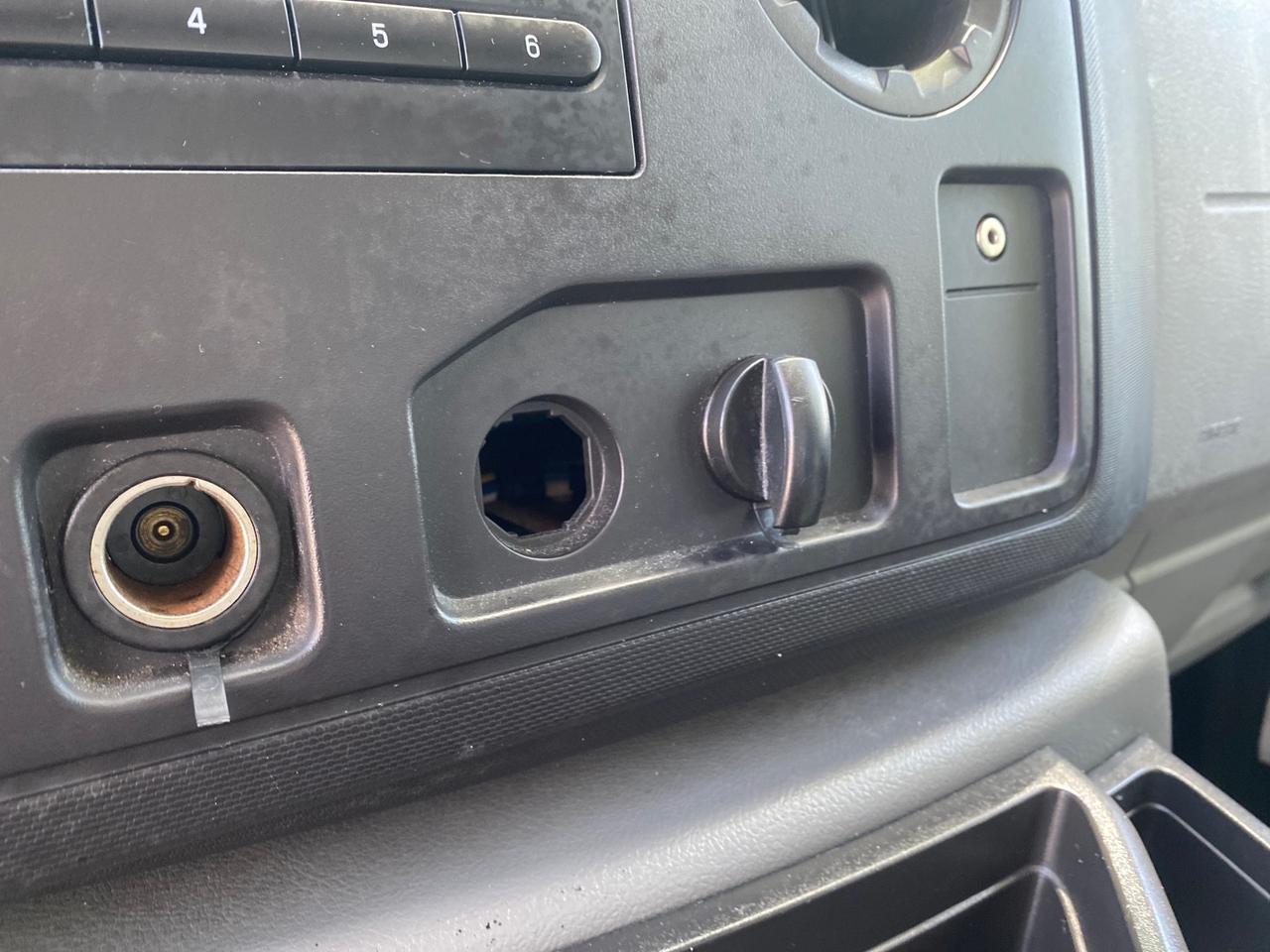 2013 Ford Econoline Commercial Cutaway 1 OWNER E 450 BOX TRUCK Pompano Beach FL