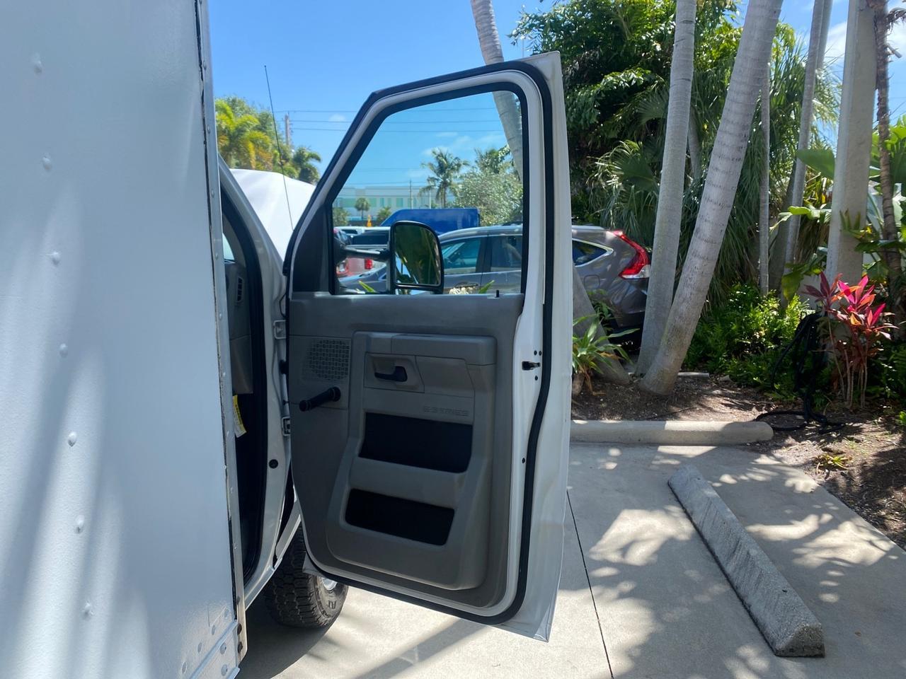 2013 Ford Econoline Commercial Cutaway 1 OWNER E 450 BOX TRUCK Pompano Beach FL