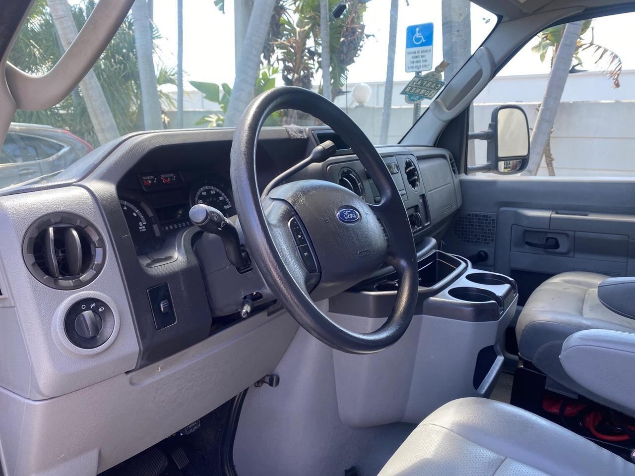 2013 Ford Econoline Commercial Cutaway 1 OWNER E 450 BOX TRUCK Pompano Beach FL