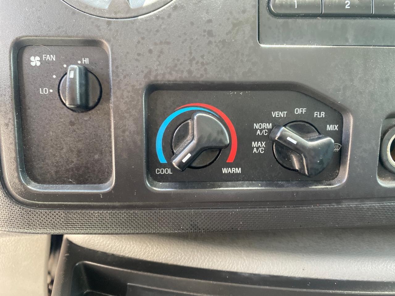 2013 Ford Econoline Commercial Cutaway 1 OWNER E 450 BOX TRUCK Pompano Beach FL