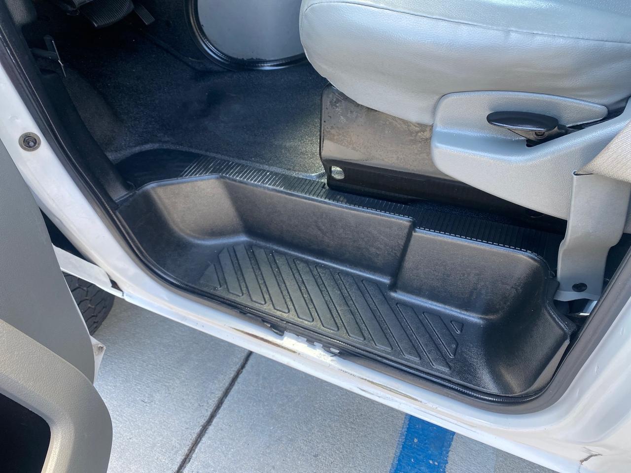 2013 Ford Econoline Commercial Cutaway 1 OWNER E 450 BOX TRUCK Pompano Beach FL