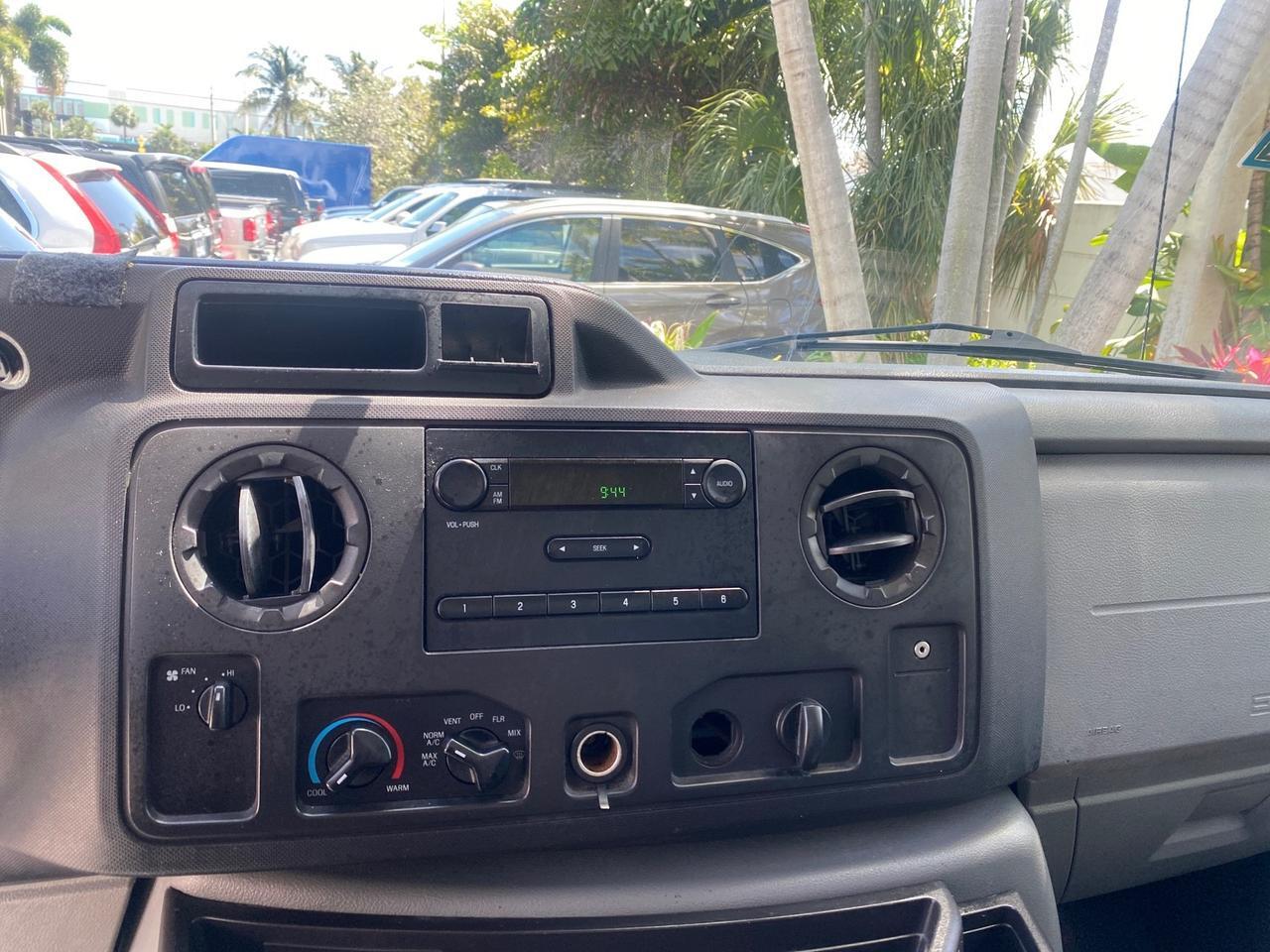 2013 Ford Econoline Commercial Cutaway 1 OWNER E 450 BOX TRUCK Pompano Beach FL