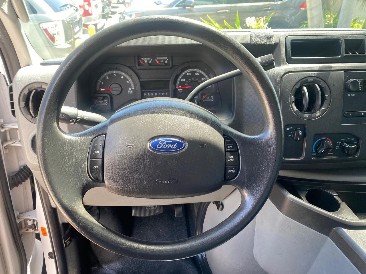 2013 Ford Econoline Commercial Cutaway 1 OWNER E 450 BOX TRUCK Pompano Beach FL