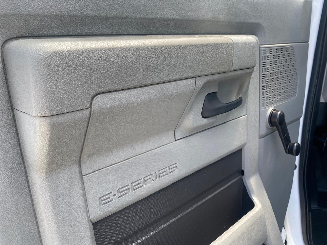 2013 Ford Econoline Commercial Cutaway 1 OWNER E 450 BOX TRUCK Pompano Beach FL