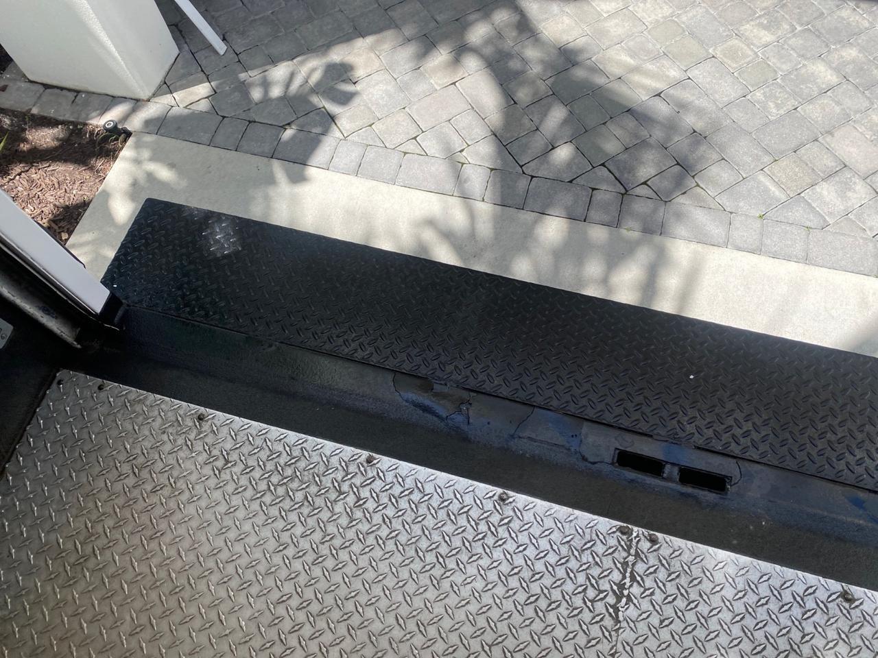 2013 Ford Econoline Commercial Cutaway 1 OWNER E 450 BOX TRUCK Pompano Beach FL