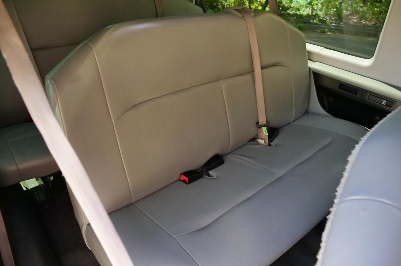 2013 Ford Econoline Wagon XL / 12 Passenger Van / 5.4L V8! Lincolnton NC