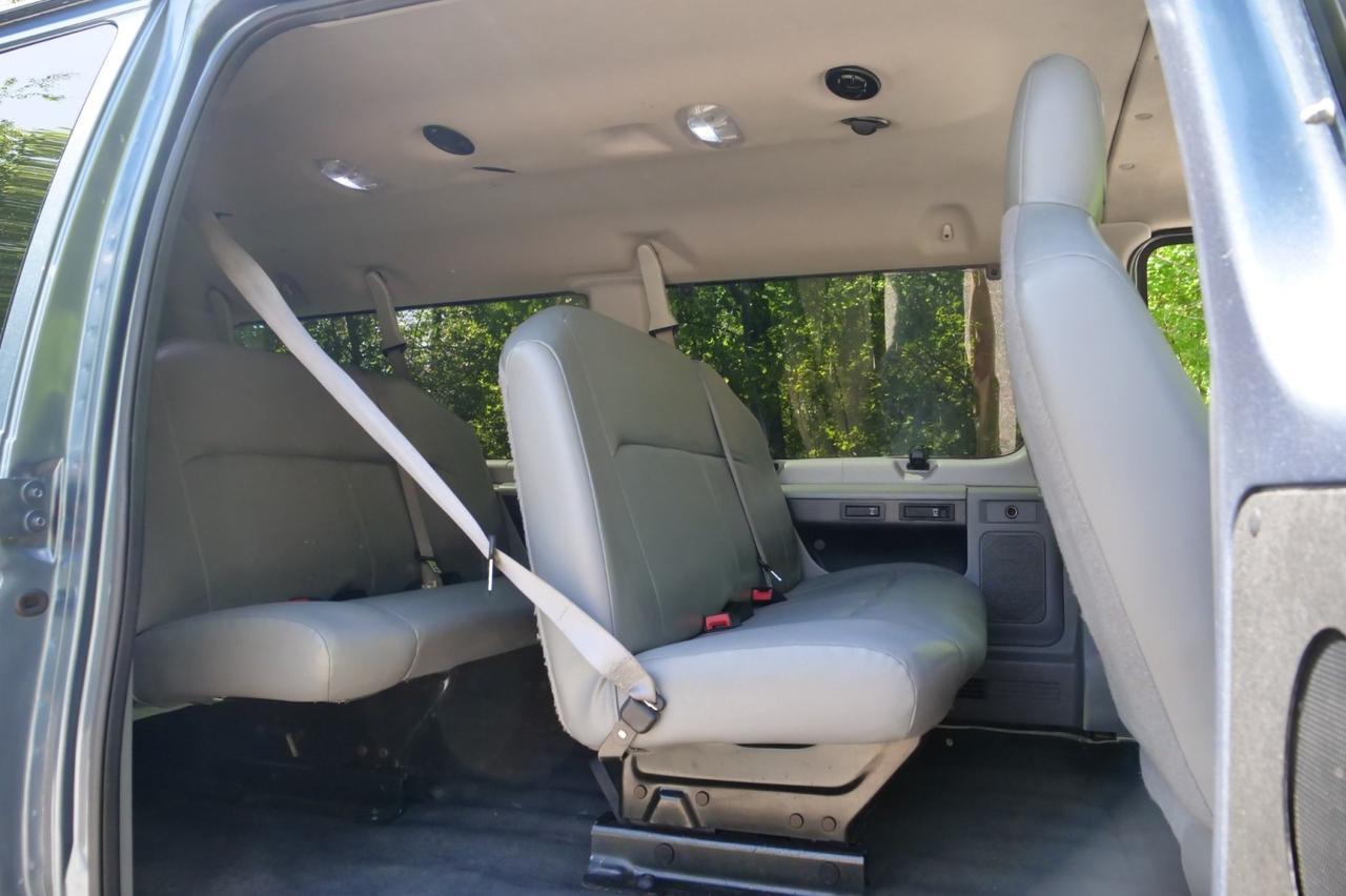 2013 Ford Econoline Wagon XL / 12 Passenger Van / 5.4L V8! Lincolnton NC