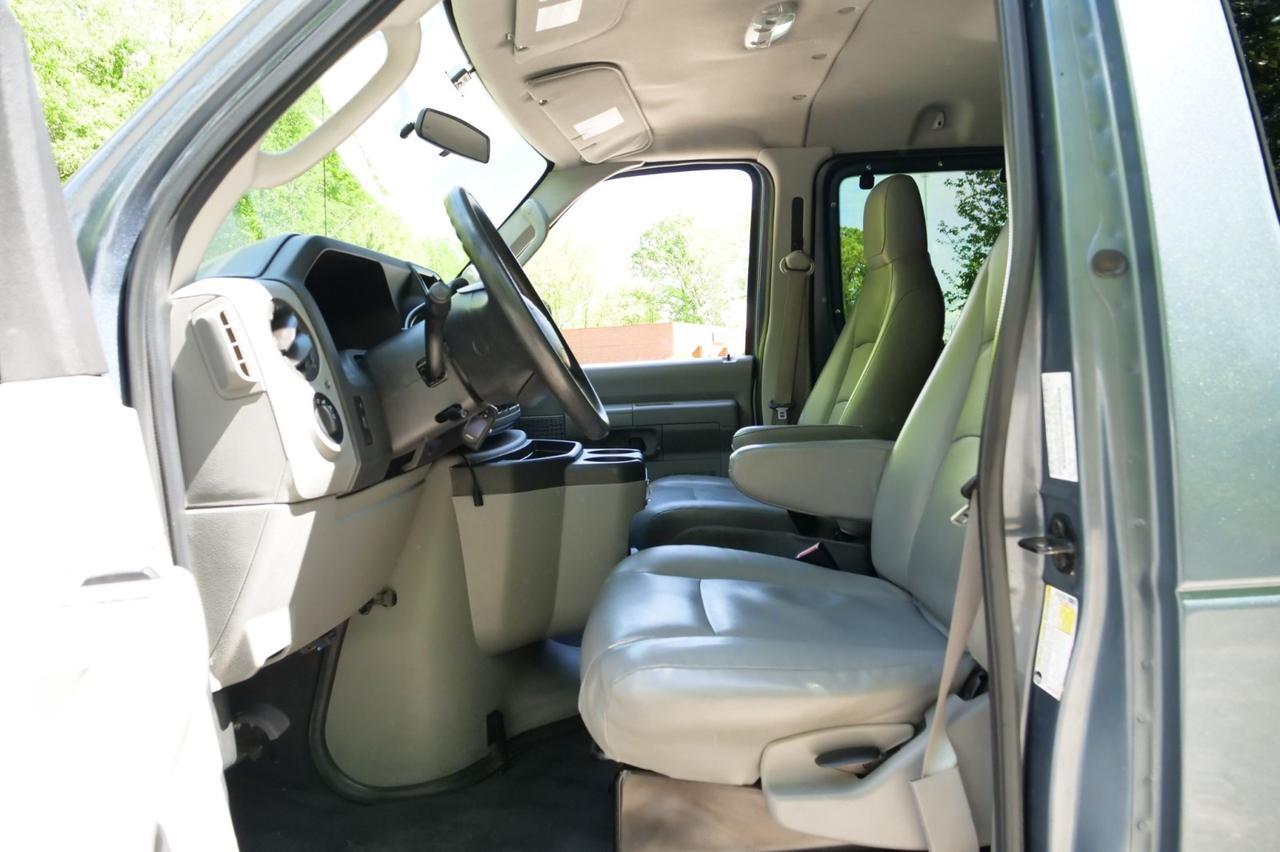 2013 Ford Econoline Wagon XL / 12 Passenger Van / 5.4L V8! Lincolnton NC