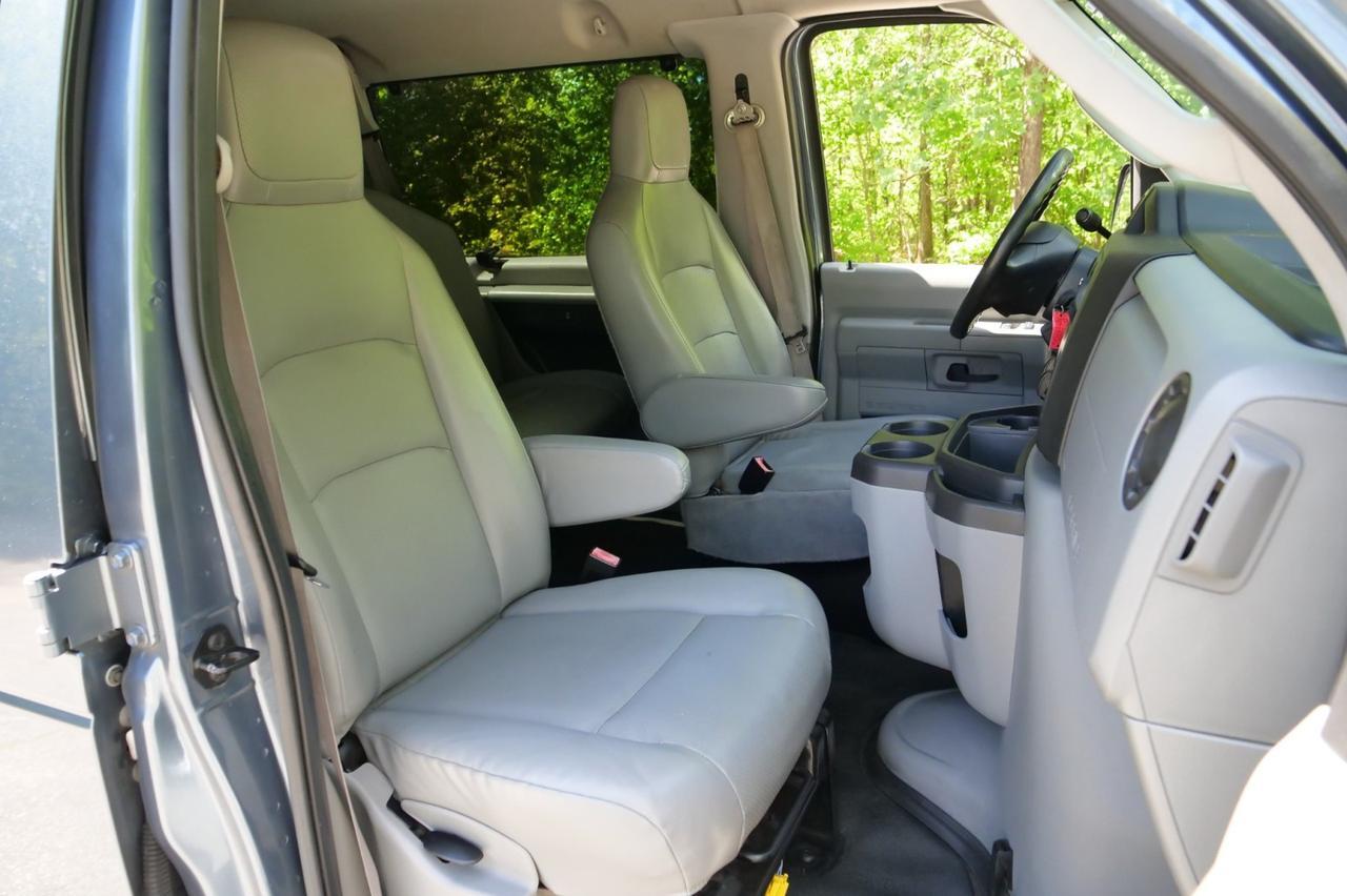 2013 Ford Econoline Wagon XL / 12 Passenger Van / 5.4L V8! Lincolnton NC